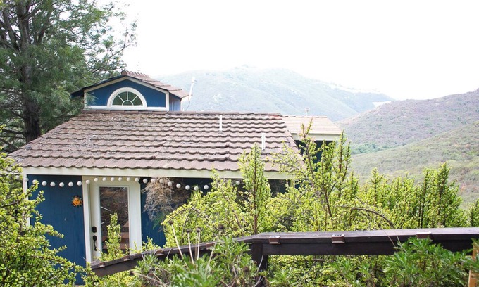 Rainbow CDP Otro | Hermosa vista, jacuzzi privado. Farmstay único!