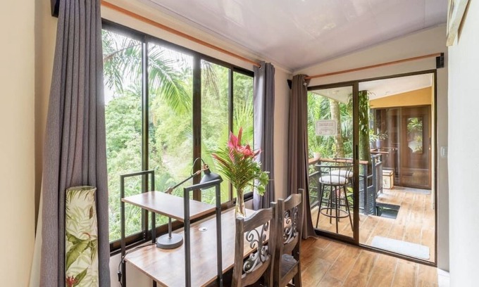 El Cerro Apartamento | Mountain Jungle Cozy Apartment - with POOL + WIFI + A/C