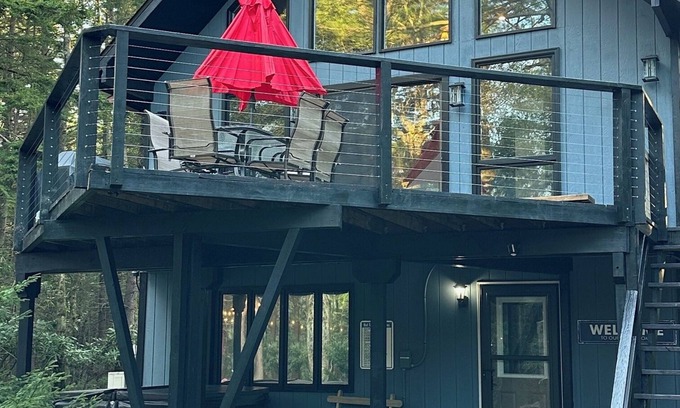 Lake Harmony Estates Cabina | Mountain Lake House Hot Tub Fire Pit Skiing Golf Pet Friendly