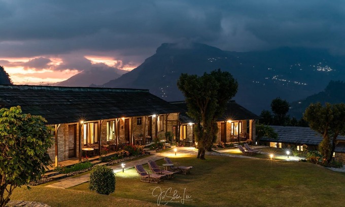 Lumle Cabina | Mountain Lodges of Nepal - Tomijong