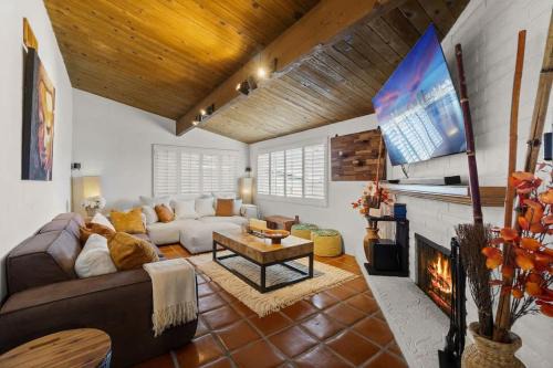 Lemon Grove Casa | Mountain Majesty with AC BBQ Parking