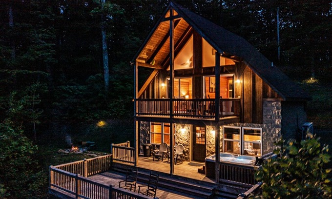 Stanardsville Cabina | Mountain Mist | 2 Bed, 2 Bath