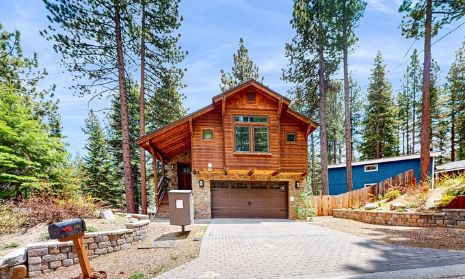 Montgomery Estates Casa | Mountain Modern Home with game room, pool table, private hot tub and more