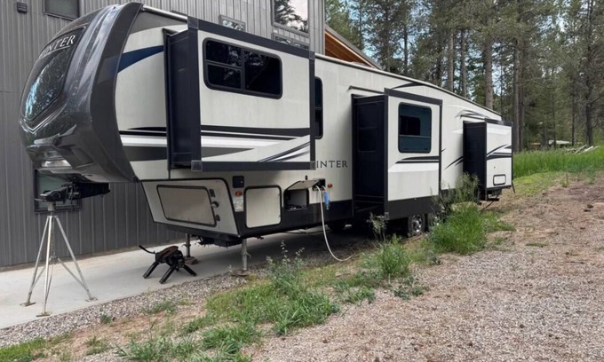 Last Chance Casa | Mountain-Modern Fifth Wheel Near Yellowstone