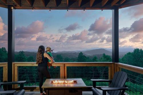 Saluda Casa | Mountain Moonlight at Saluda Mountain Retreats