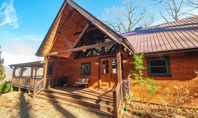 Hayesville Cabina | Mountain Retreat - 4/3 - hot tub, wrap around deck w/spectacular mountain views,