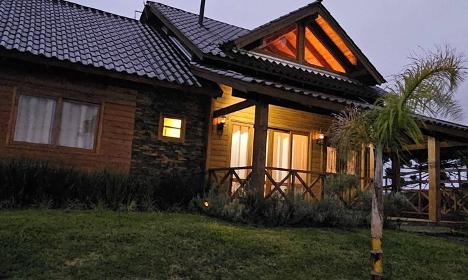 Painel CabaƱa | Mountain Retreat š²- Your dream country home! š