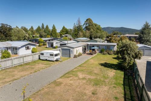 Te Anau Casa | Mountain Serenity - Te Anau Holiday Home