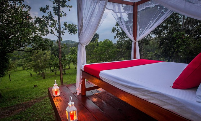 Balangoda Chalet De Esquí | Mountain Top Glamping Star Beds & Bush Bathtubs