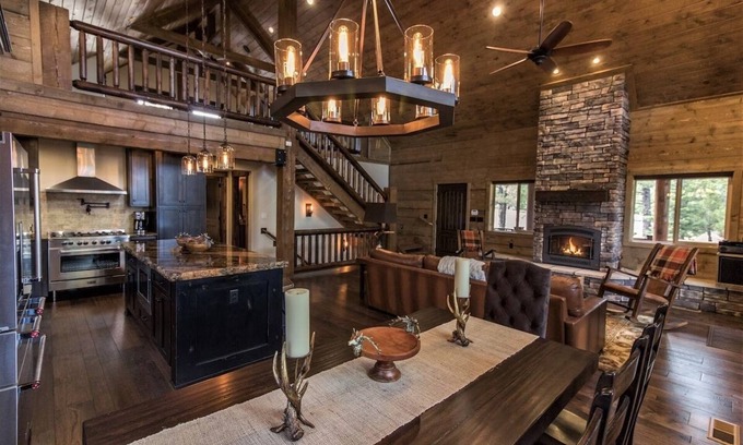 Duck Creek Village Cabina | Mountain Top Luxury Retreat - Elegant Cabin Near Zion and Bryce
