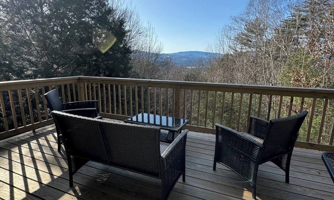 Campton Casa | Mountain Treehouse Escape