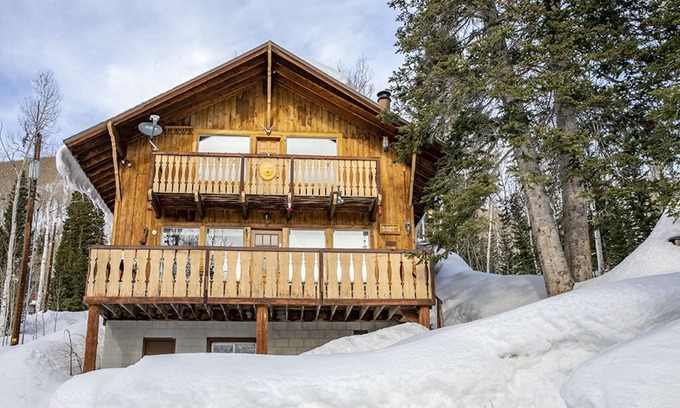 Salt Lake Mountain Resorts Cabina | Mountain View Chalet by Cottonwood Lodging