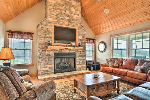 Franklin Casa | Mountain-View Franklin Retreat Near Hiking!