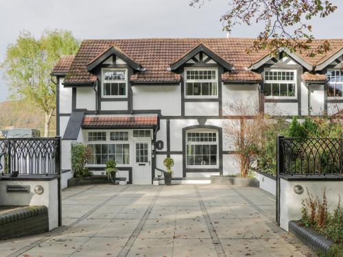 Henryd Casa | Mountain View