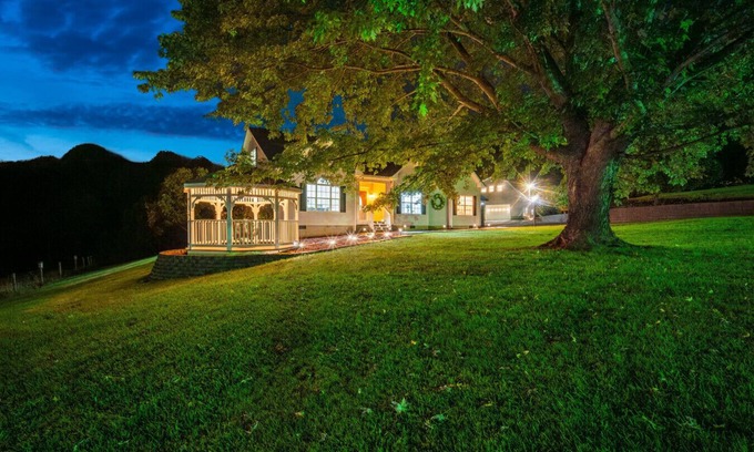 Sparta Casa | Luxury mountain retreat is the perfect venue for family getaways, corporate retreats,