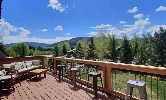 Frisco Casa | Mountain View Home cerca de Vail & Breckenridge con hermosa terraza acristalada y jacuzzi