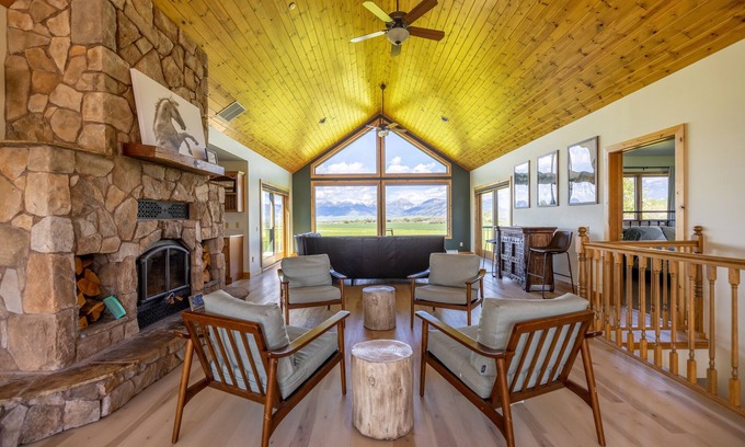 Bozeman Casa | Mountain View Home w/Hot Tub - Close to Downtown!