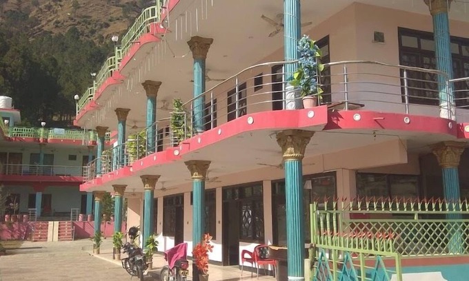 Khyber Pakhtunkhwa Hotel | Mountain View Hotel And Restaurant.