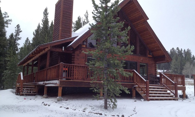 Lazy Acres Casa | Mountain View Lodge - ¡Nueva casa de troncos con calificación de 5 estrellas, 7 millas al parque!
