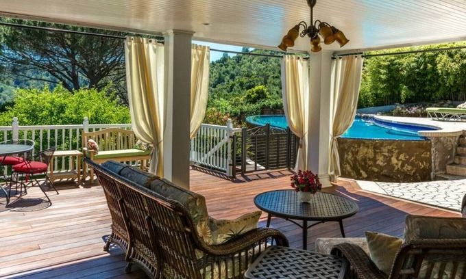 Fairfax Casa | NUEVA LISTA - Mountain View Retreat