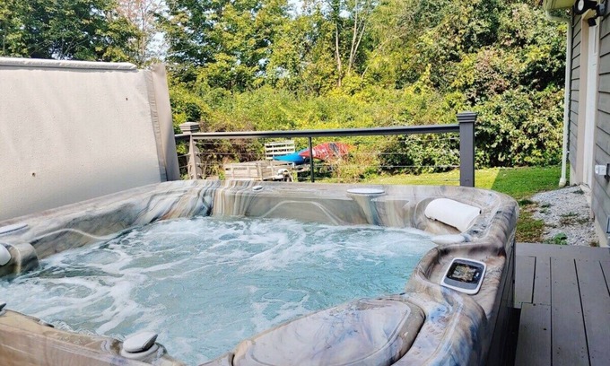 Lenox Dale Casa | Mountain View Retreat w/ Hot Tub by Evergreen Home