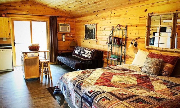 Rapid City Cabina | Mountain View Suite near Mount Rushmore in the Black Hills