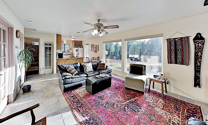 Freestone Cabaña | Mountain-View Vineyard Cottage | Private Hot Tub | Dining Deck with Grill