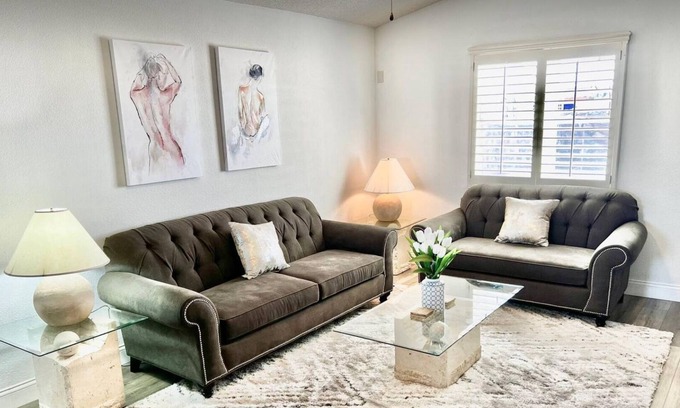 Northeast El Paso Casa | Mountain Views- 15 min to fort bliss. No pets