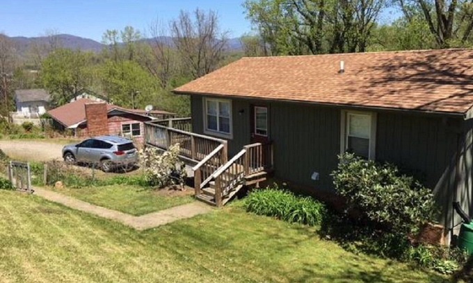 Asheville Casa | Vistas a la montaña, minutos para trabajar