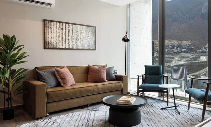 Monterrey Apartamento | Luxurious 3-Bedroom Getaway with Pool and Scenic Views