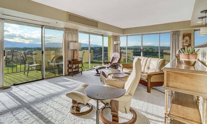 Southeast Colorado Springs Apartamento | Mountain Views From L-Shaped Terrace