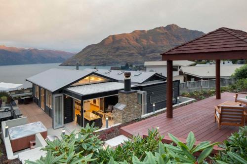 Fernhill Casa | Mountain Vista - beautifully renovated home with spa pool