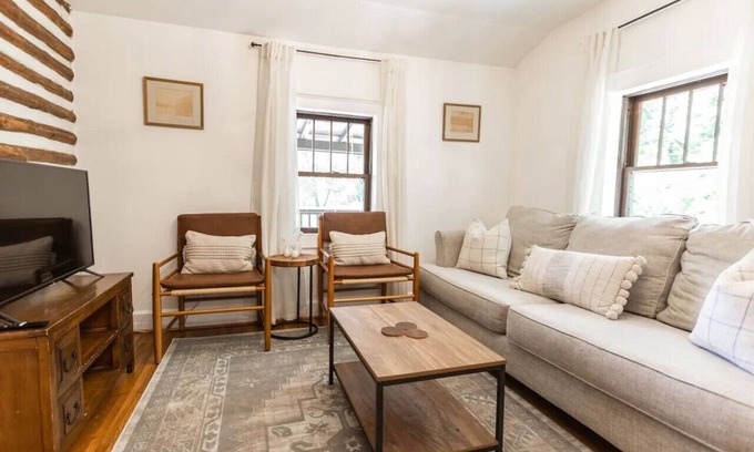 Woodfin Apartamento | Mountain Vista Duplex: Serene Retreat in Asheville