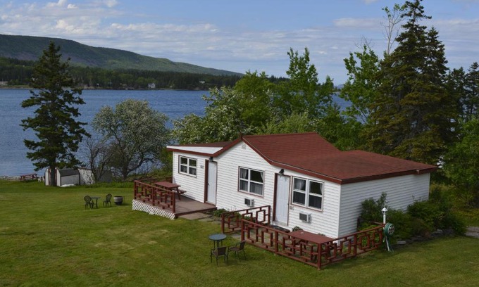 Big Bras d'Or Chalet De Esquí | Mountain Vista Seaside Cottages
