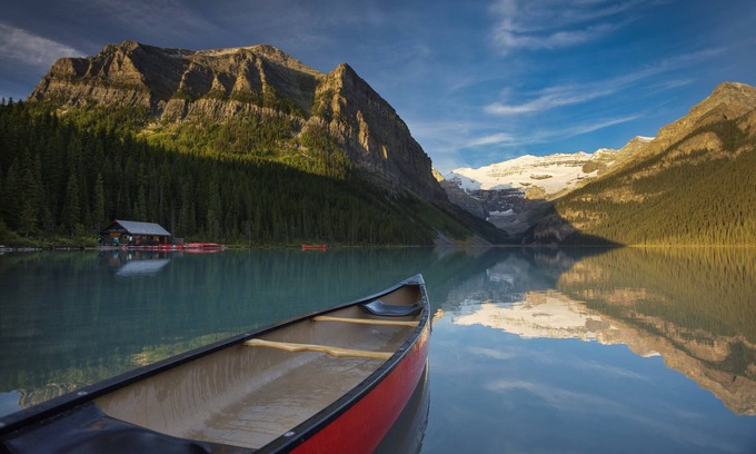 Lake Louise Hotel | Mountaineer Lodge