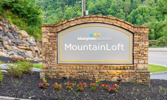 Pigeon Forge Villa | MountainLoft™ - 1 Bedroom Deluxe Villa