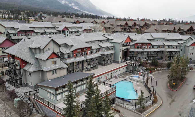 Cougar Creek Condominio | Mountains' Edge by ML