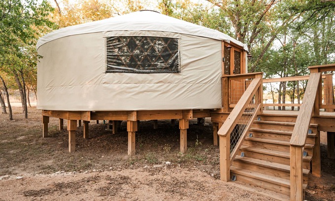 Bandera Cabina | Mourning Dove Yurt! Hot Tub! Medina River Access ! Close to Town!