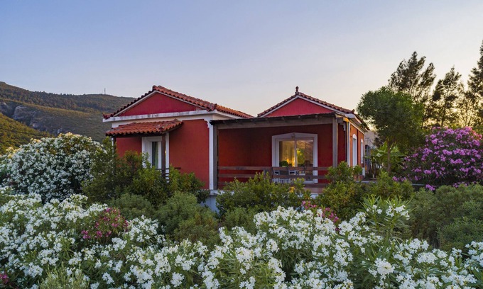 Samos Town Villa | MOUZAKIS VILLA (VILLA ROJA)