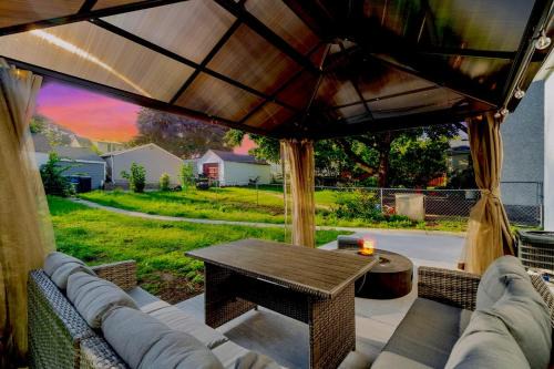 Nokomis Apartamento | Movie Game Room & Fire Pit Luxury Spacious Home