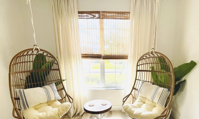 Indian Point Casa | Movie & Game rooms, Private pool with Sunshelf and Tesla Charger