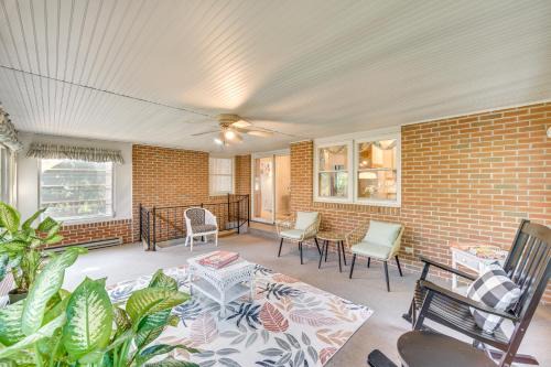 Sinking Spring Casa | Movie Room and Home Gym Sinking Spring Home!