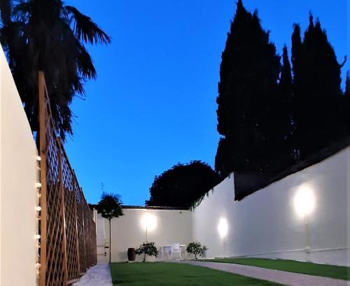 Santo Spirito Apartamento | Movie Star Apartment with garden