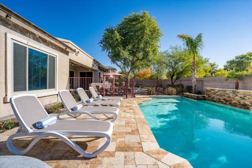 Rovey Farm Estates Casa | Movie Theater Pool Arcade Fire Pit