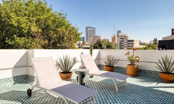 Zona Rosa Apartamento | Mr. W | Spacious 1Br, great location Juarez