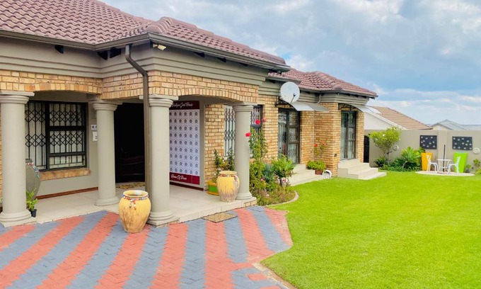 KwaMhlanga Casa | Mrhali Boutique Guest House