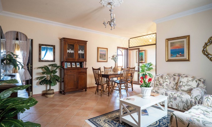 Cabras Apartamento | Mricky House - Two Bedroom Apartment, Sleeps 4