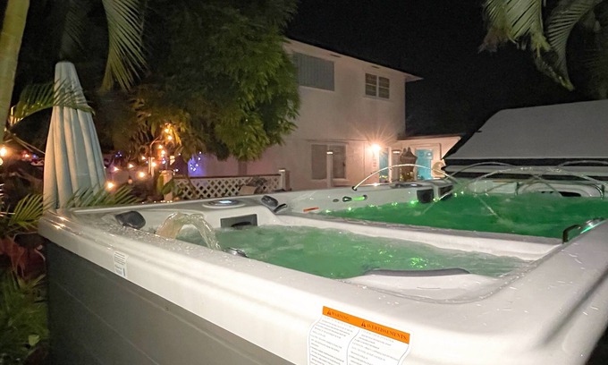 Richmond Heights Casa | Sra. MARRIOTT's VACATION-HOME RENTAL ~ Front TODO 3BR - WIFI GRATUITO Y ESTACIONAMIENTO.