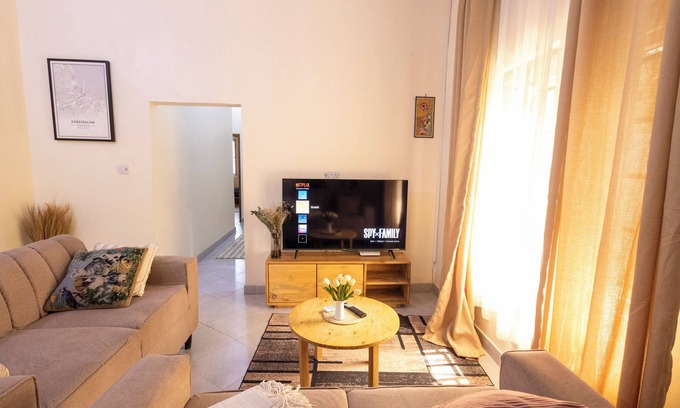 Msasani Casa | Msasani Nyumbani Apartments - 2 bedroom premium w/ AC, Washer, 60" TV + Netflix