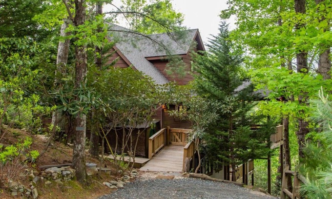 Deep Gap Cabina | MsBeeHavin'*Views*Hiking*Pets OK*3Bd/3BA